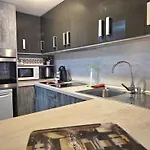 Stylish Duplex In Parque Santiago Ii Lägenhet