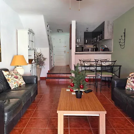 Stylish Duplex In Parque Santiago Ii 아파트
