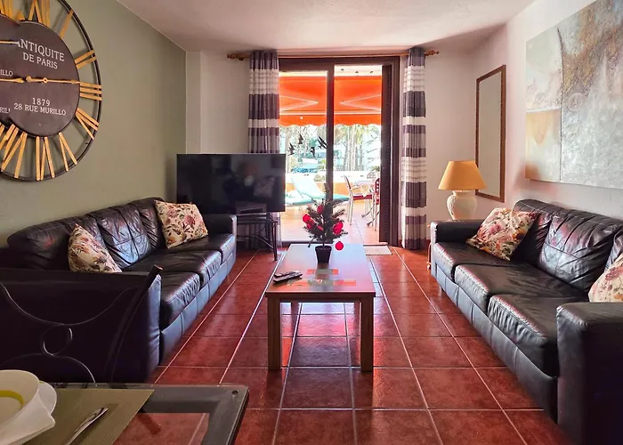 Stylish Duplex In Parque Santiago Ii Apartmán *