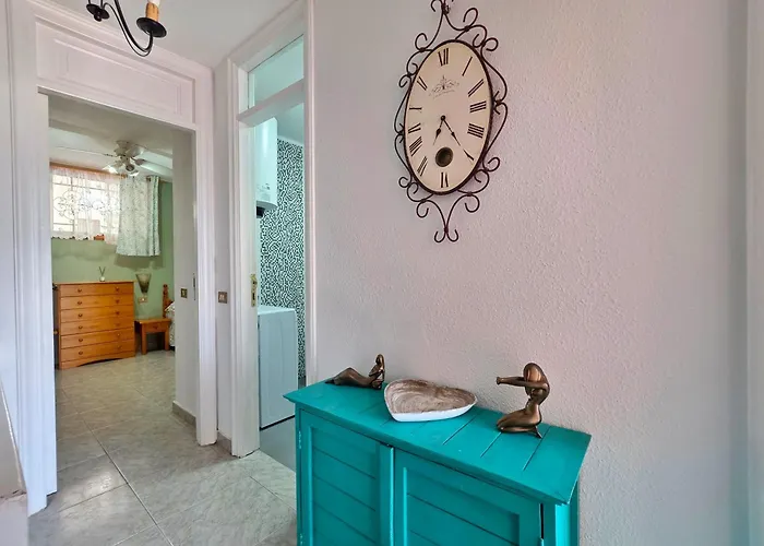 Stylish Duplex In Parque Santiago Ii Apartmán